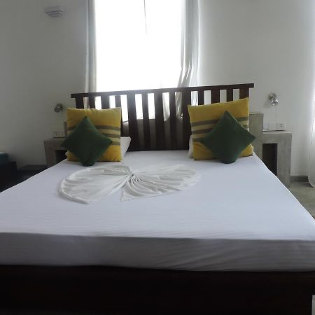 Primrose Guest House Unawatuna Exterior foto
